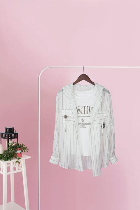 Foto model menggunakan produk Zefanya Tanktop and Shirt