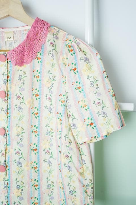 Foto model menggunakan produk Sabine Petite Floral Blouse