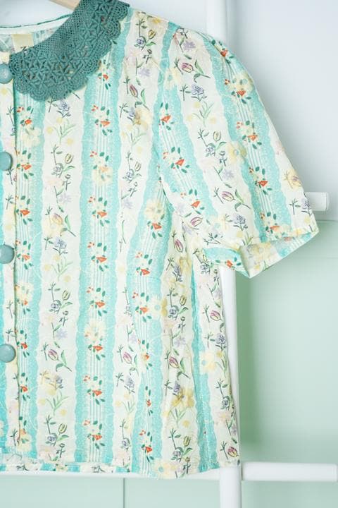 Foto model menggunakan produk Sabine Petite Floral Blouse