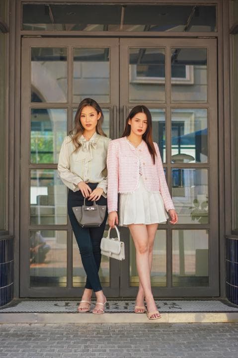 Foto model menggunakan produk Roseanne Tweed Pearl Blazer