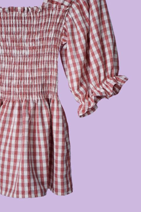 Foto model menggunakan produk Alesia Cheerful Gingham Blouse