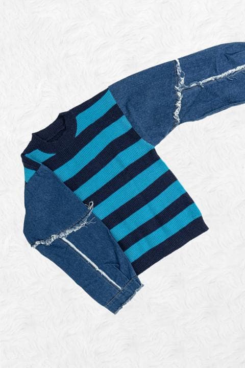 Foto model menggunakan produk Audrey Denim Knit Sweater