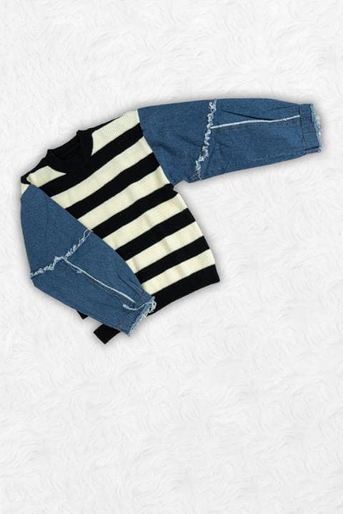 Foto model menggunakan produk Audrey Denim Knit Sweater