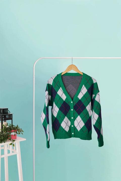 Foto model menggunakan produk Patricia Vintage Knit Cardigan