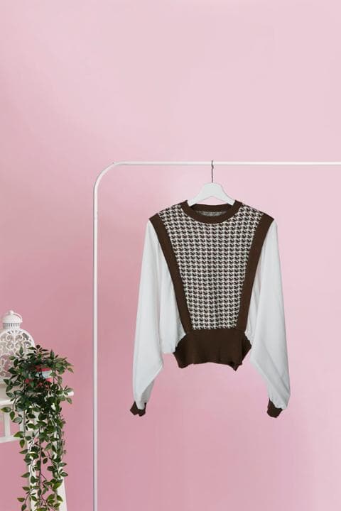 Foto model menggunakan produk Laurie Houndstooth Batwings Blouse