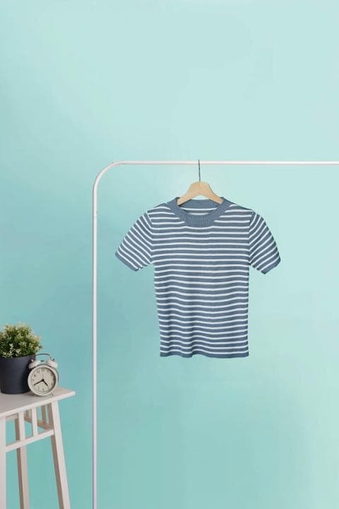 Foto model menggunakan produk Pixie Striped Knit Tees