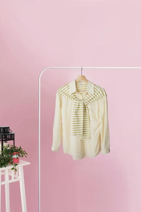 Foto model menggunakan produk Beatrice Striped Scarf Shirt