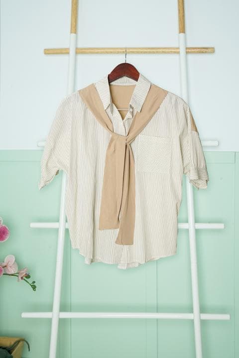 Foto model menggunakan produk Bianca Casual Scarf Shirt