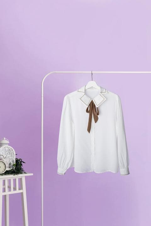 Foto model menggunakan produk Hailey Sweet Ribbon Blouse