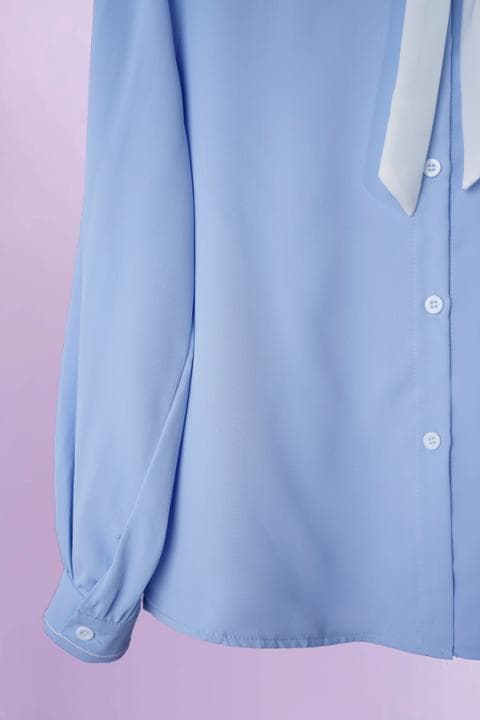 Foto model menggunakan produk Hailey Sweet Ribbon Blouse