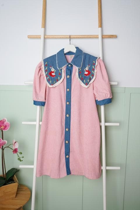 Foto model menggunakan produk Lizzie Bunny Mini Dress