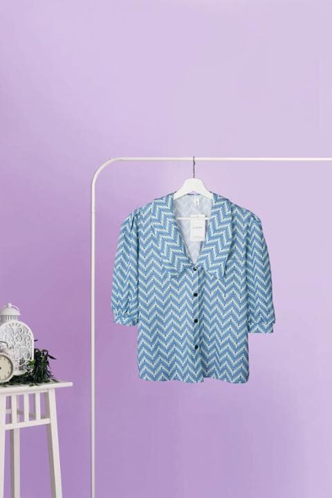 Foto model menggunakan produk Barbara Zig Zag Blouse