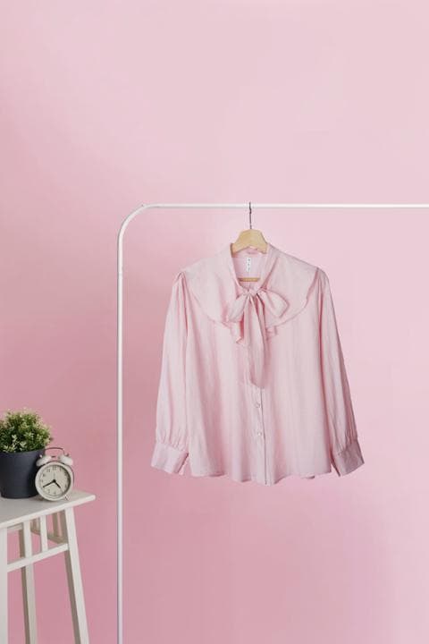 Foto model menggunakan produk Danish Ruffle Elegant Blouse