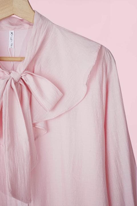 Foto model menggunakan produk Danish Ruffle Elegant Blouse