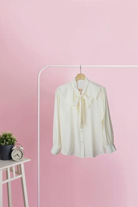 Foto model menggunakan produk Danish Ruffle Elegant Blouse